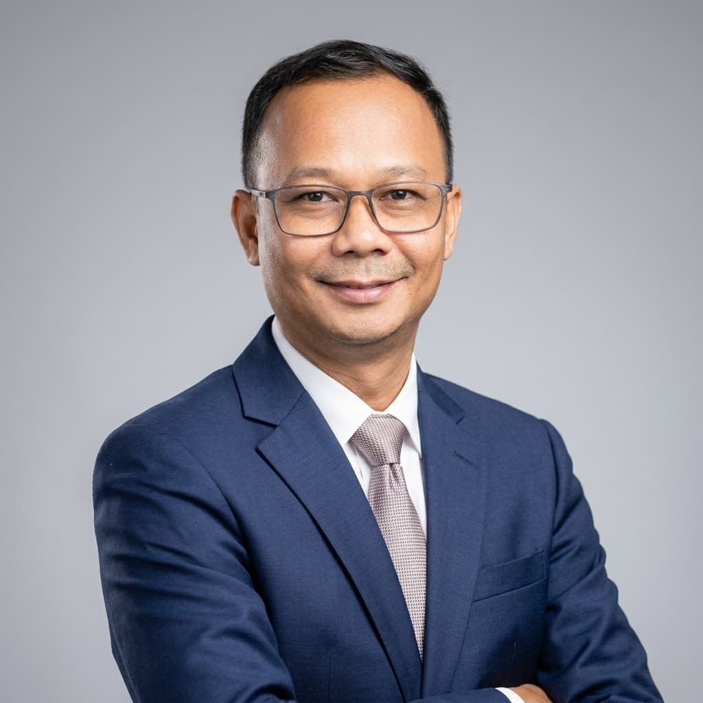 Teacher U Si Thu Aung
